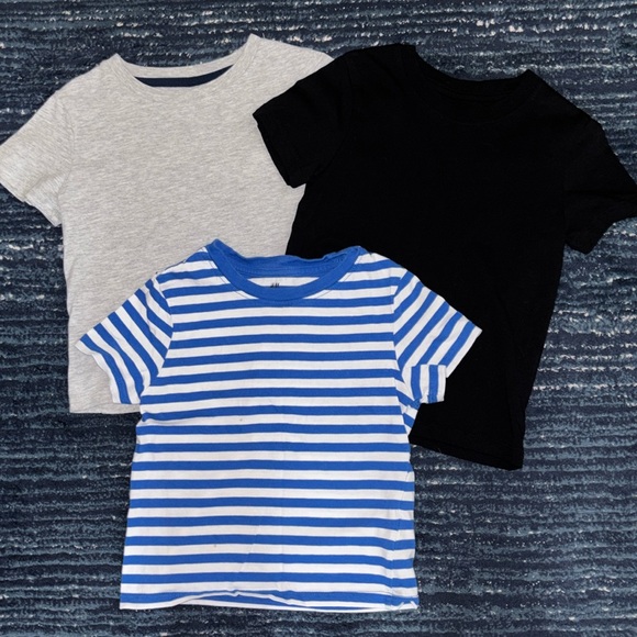 Bundle of shirts - Picture 1 of 3